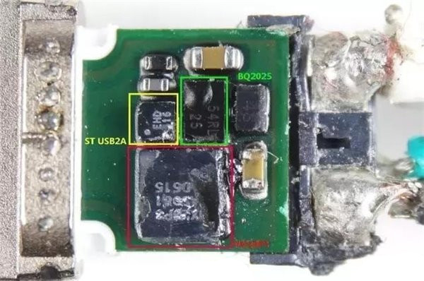 iPhone 8数据线Lightning接头的谍照