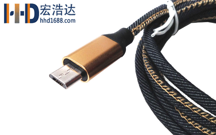 USB3.1 type-c数据线的充电速度和传输文件的速度都要比micro USB的速度快